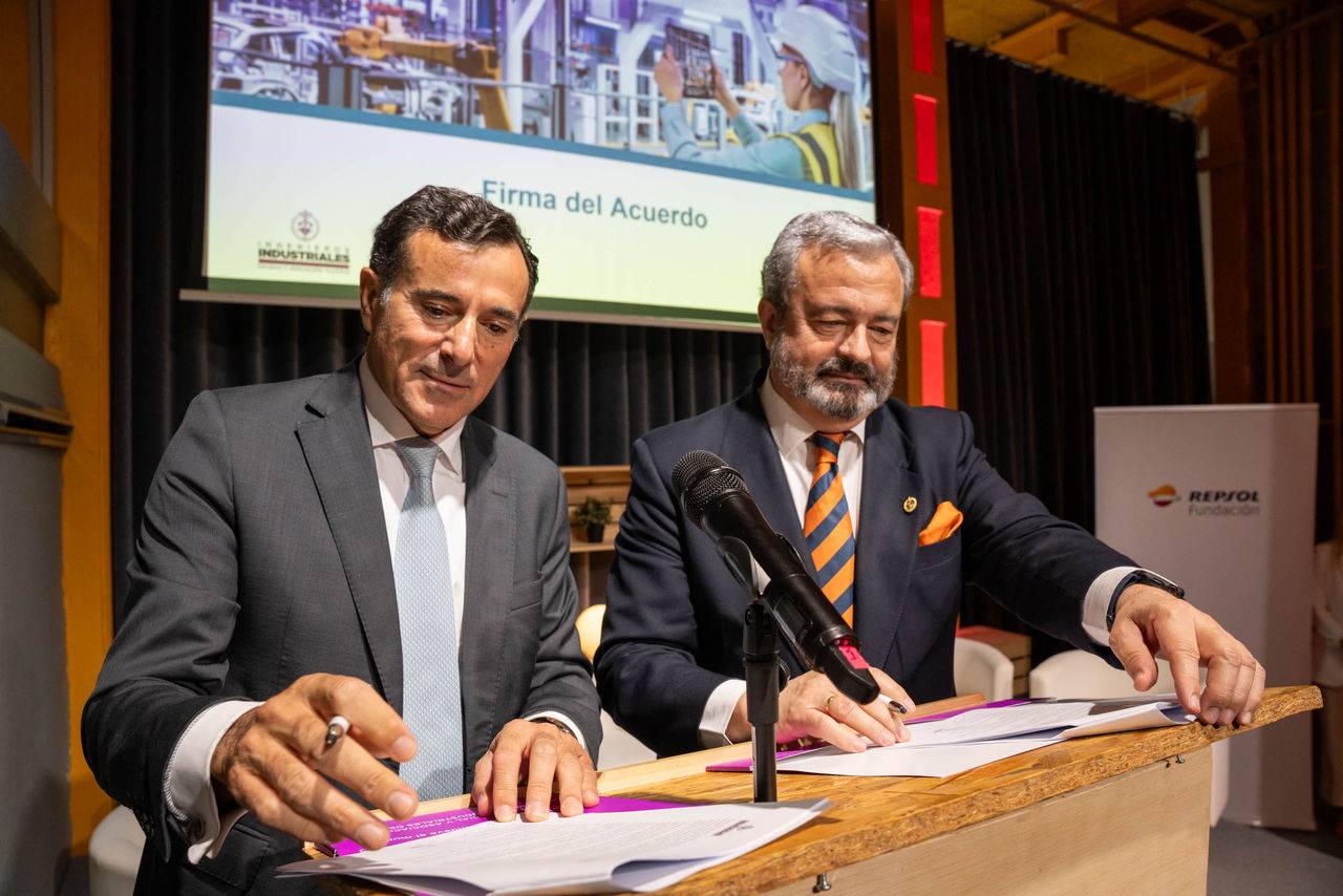 Fundación Repsol y el COIIM firman una alianza estratégica para impulsar la transición energética en España